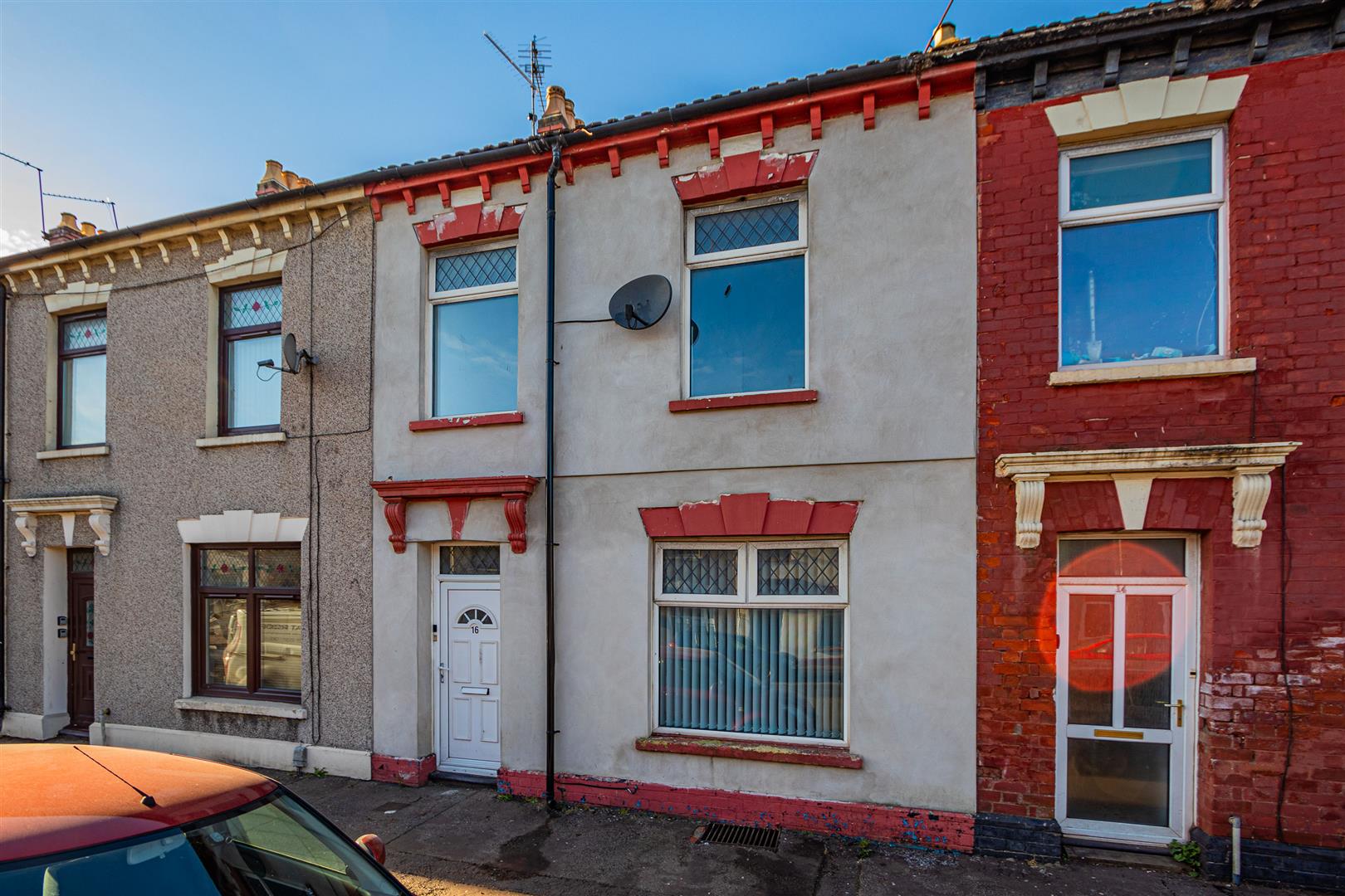Lower Cathedral Road, Riverside
